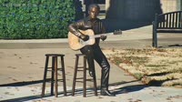 Muskogee - Statua di Merle Haggard